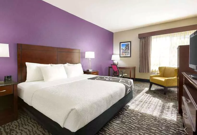 Отель La Quinta By Wyndham Fresno Northwest