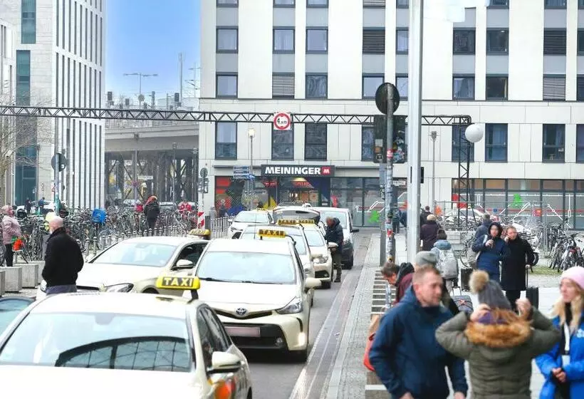 Meininger Hotel Berlin Hauptbahnhof