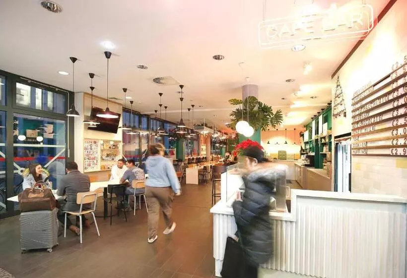 Meininger Hotel Berlin Hauptbahnhof