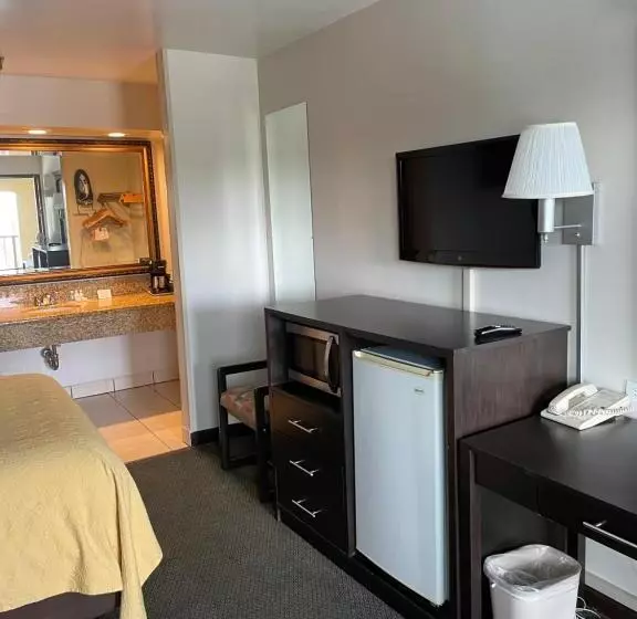 Отель Quality Inn Ontario Airport Convention Center