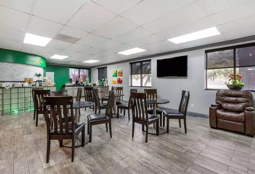 فندق Quality Inn & Suites Ft. Jackson Maingate