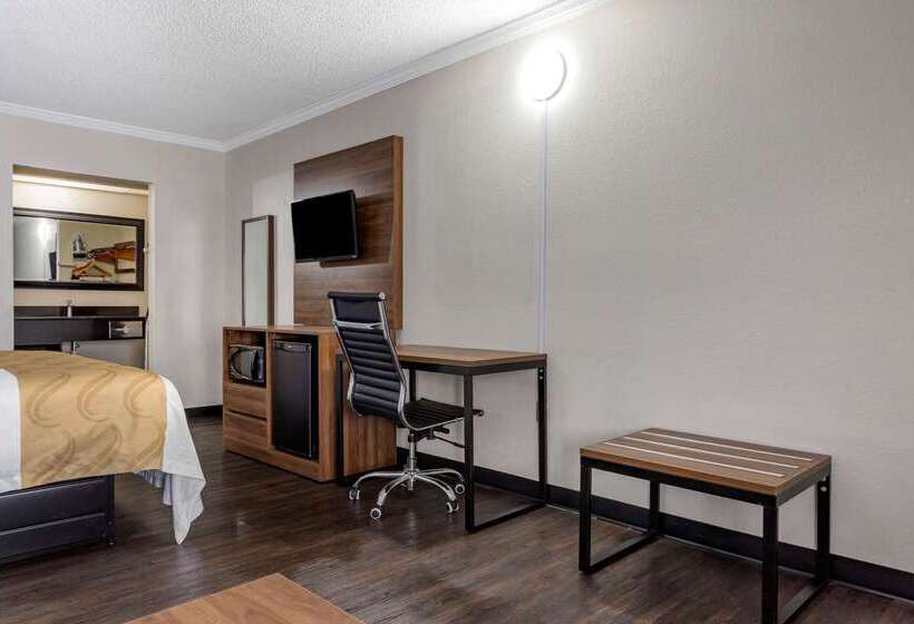 호텔 Quality Inn & Suites Ft. Jackson Maingate