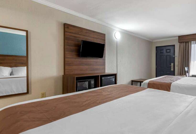 호텔 Quality Inn & Suites Ft. Jackson Maingate