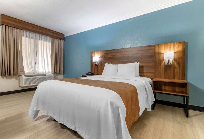 호텔 Quality Inn & Suites Ft. Jackson Maingate