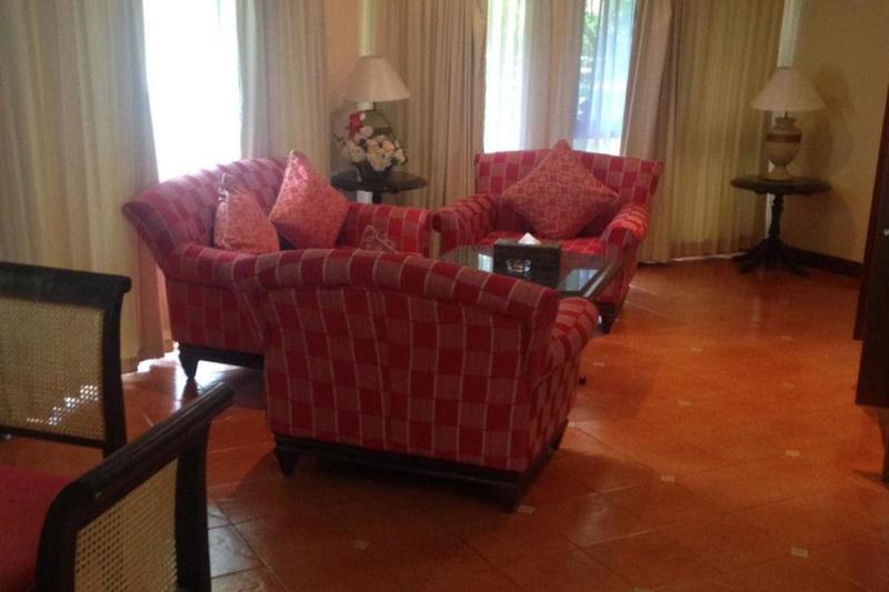 בית מלון כפרי Rajamangala Pavilion Beach Resort