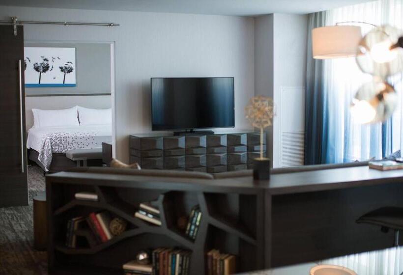 فندق Renaissance Schaumburg Convention Center