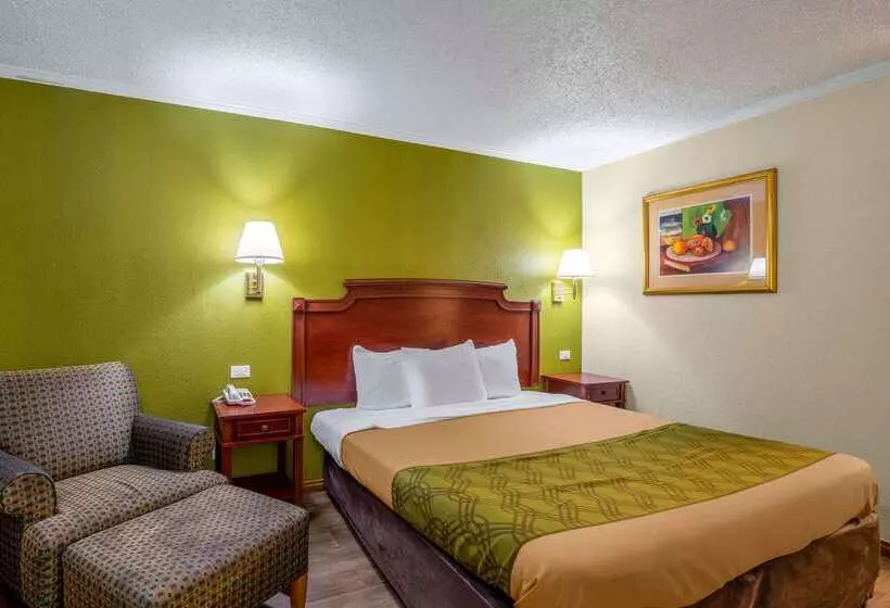 Hotelli Rodeway Inn & Suites Fort Jackson