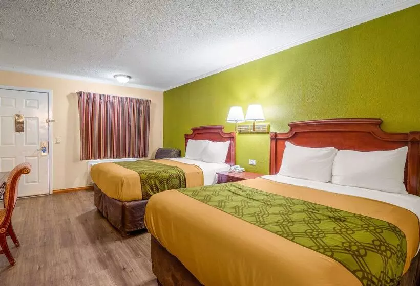 Hotelli Rodeway Inn & Suites Fort Jackson