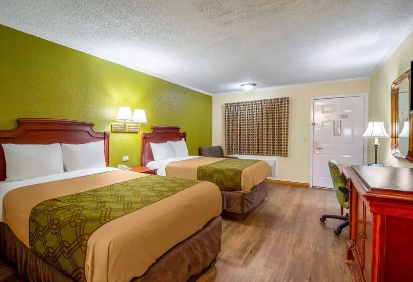 Hotelli Rodeway Inn & Suites Fort Jackson