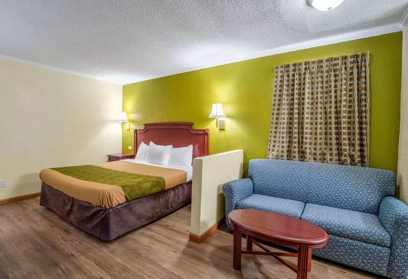 Hotelli Rodeway Inn & Suites Fort Jackson
