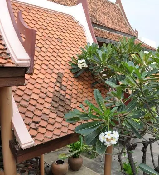 Отель Ruean Thai