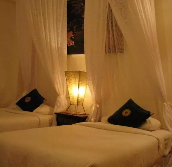 Отель Ruean Thai