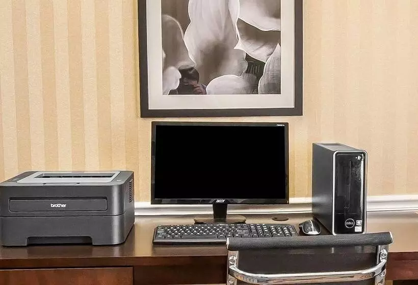 هتل Surestay By Best Western Pearl Jackson Airport