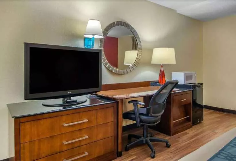 호텔 Travelodge By Wyndham Forsyth