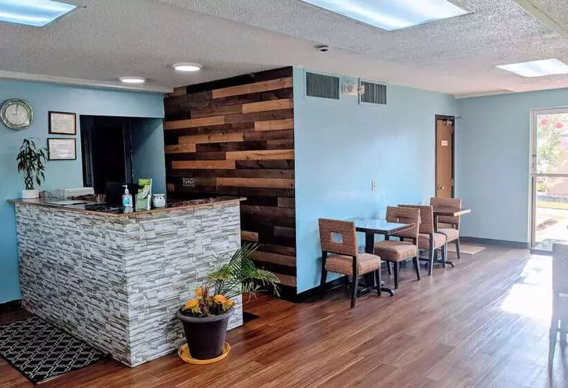 호텔 Travelodge By Wyndham Forsyth