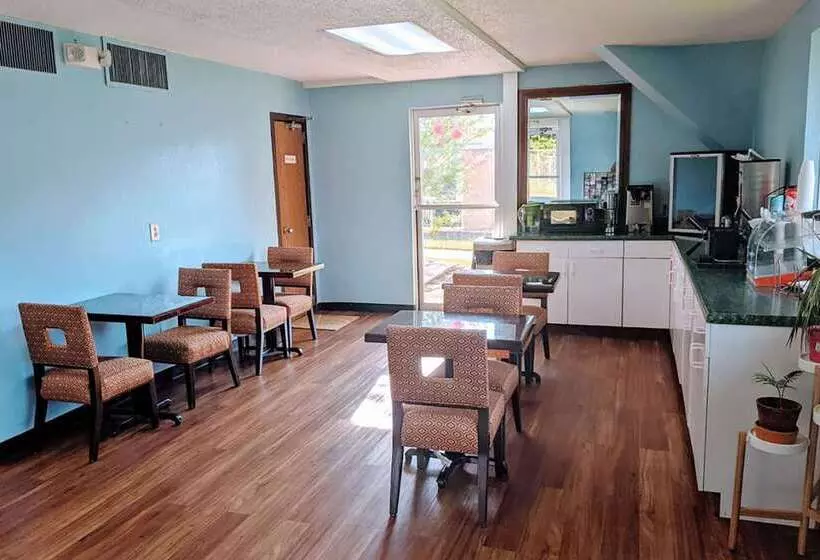 호텔 Travelodge By Wyndham Forsyth