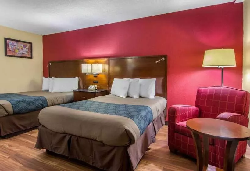 호텔 Travelodge By Wyndham Forsyth