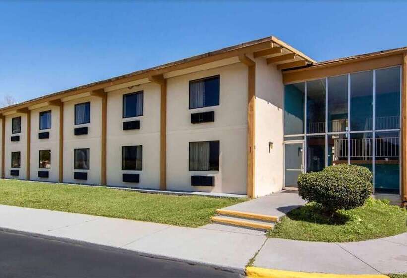 בית מלון כפרי Travelodge By Wyndham Forsyth