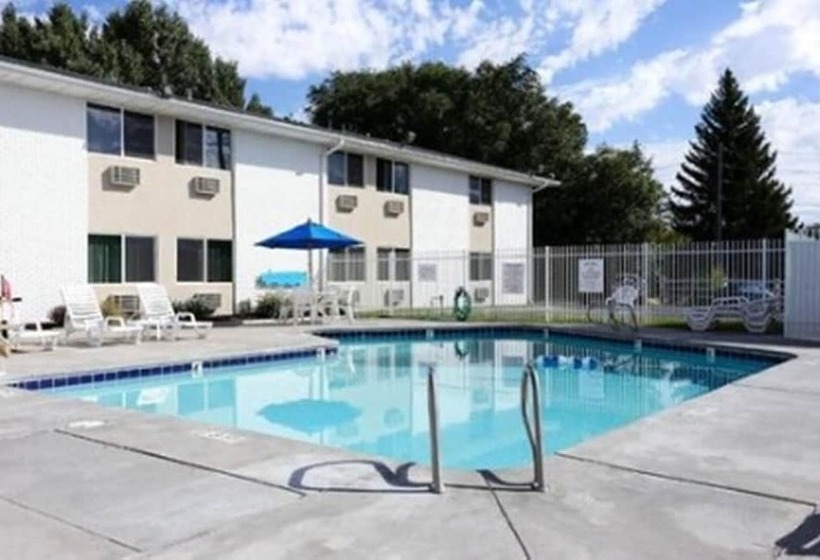 فندق على الطريق Econo Lodge