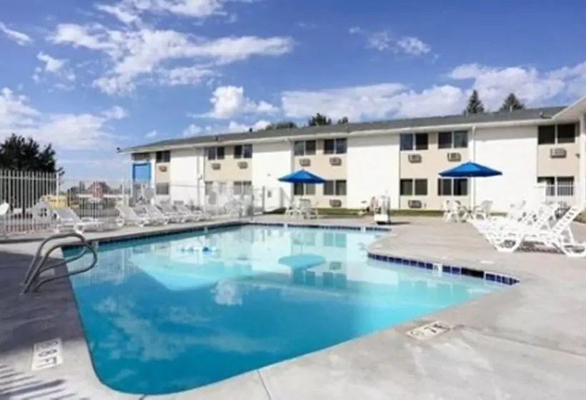 Мотель Econo Lodge