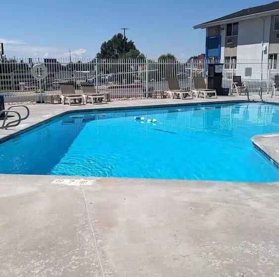 Мотель Econo Lodge