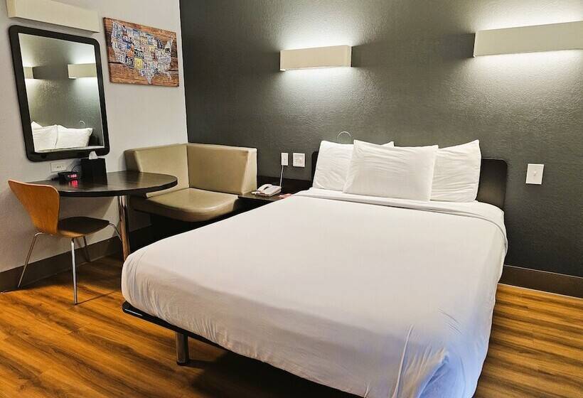 فندق على الطريق Econo Lodge