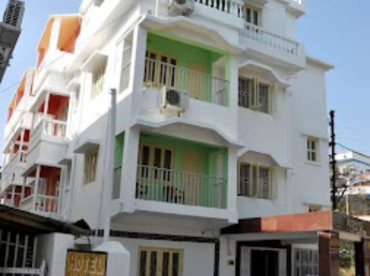 בית מלון כפרי Goroomgo Marine Blue Swimming Pool Digha