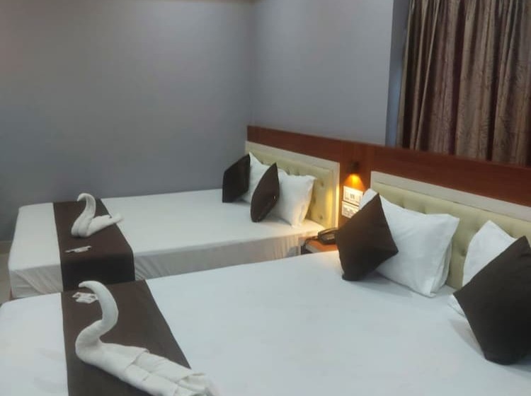 בית מלון כפרי Goroomgo Marine Blue Swimming Pool Digha