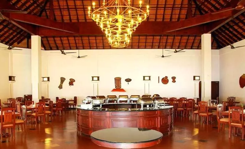 酒店 Abad Whispering Palms