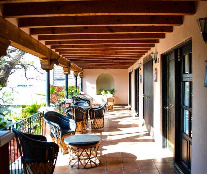 هتل Ana Catalina & Suites