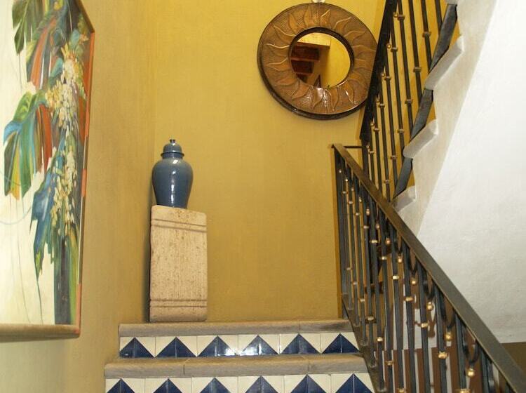 هتل Ana Catalina & Suites