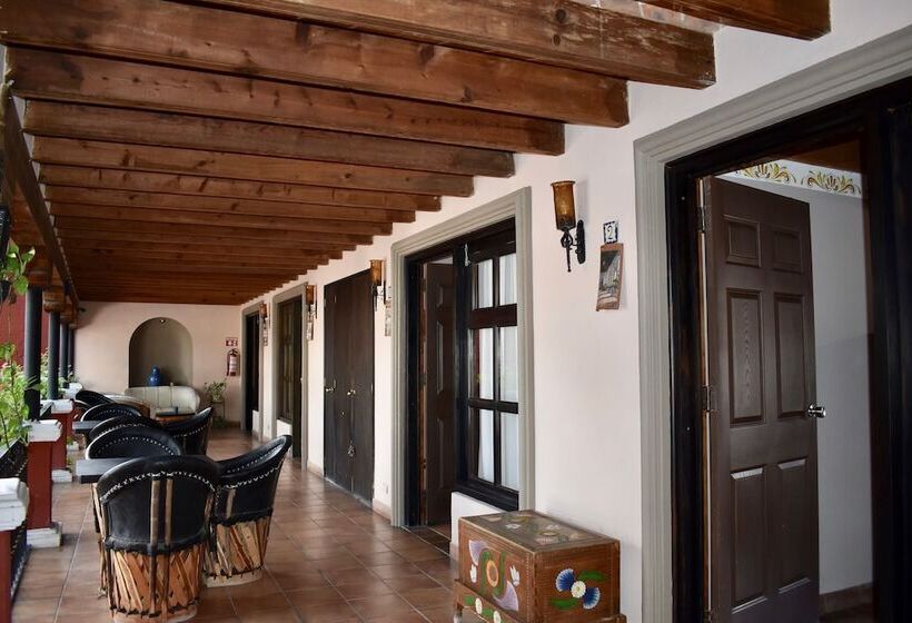 هتل Ana Catalina & Suites