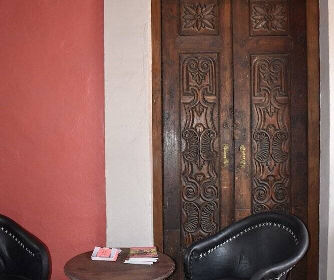 هتل Ana Catalina & Suites