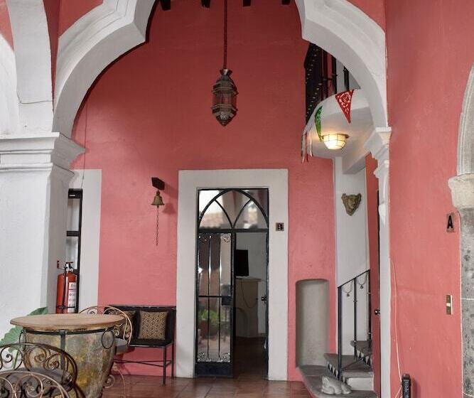 هتل Ana Catalina & Suites