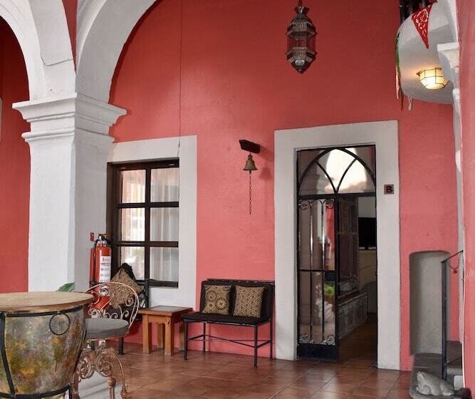 هتل Ana Catalina & Suites