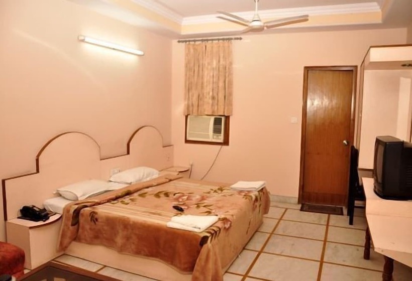 בית מלון כפרי Apra Inn