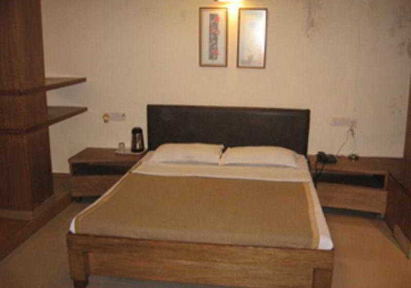 Отель Bandra Residency