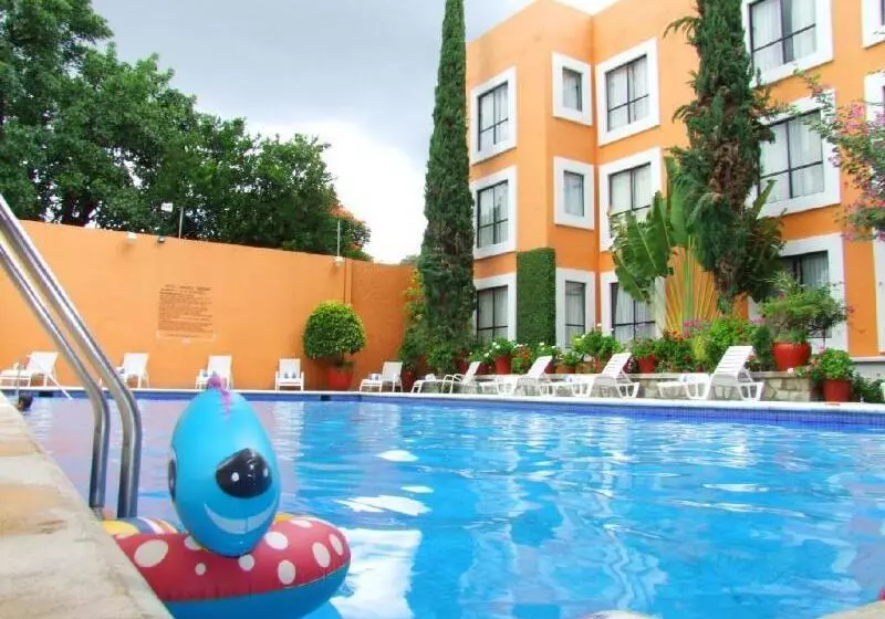 هتل Capital O Oaxaca Dorado