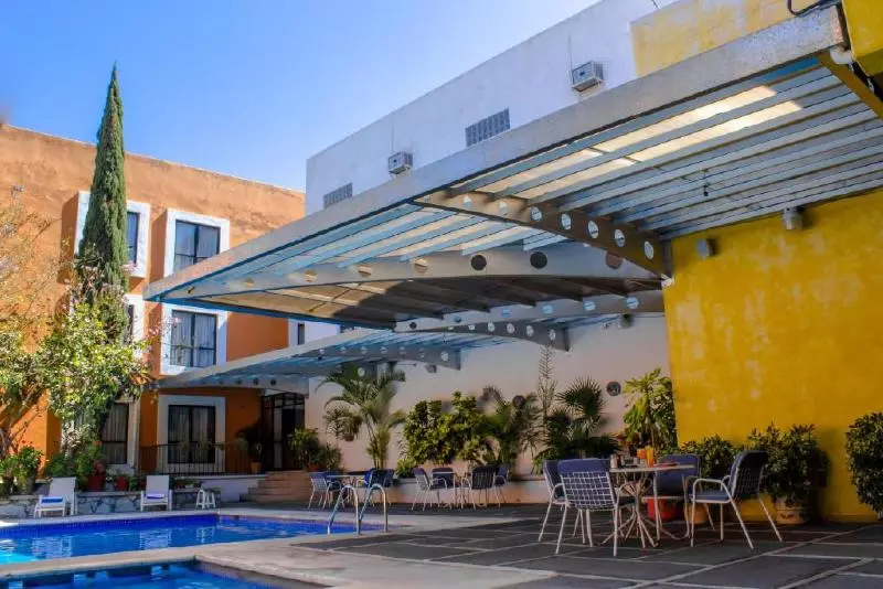 هتل Capital O Oaxaca Dorado