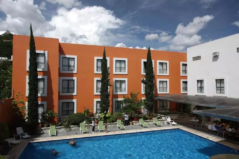 هتل Capital O Oaxaca Dorado