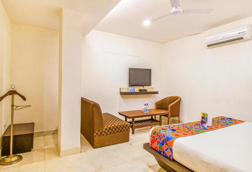 Fabhotel White Klove Paharganj