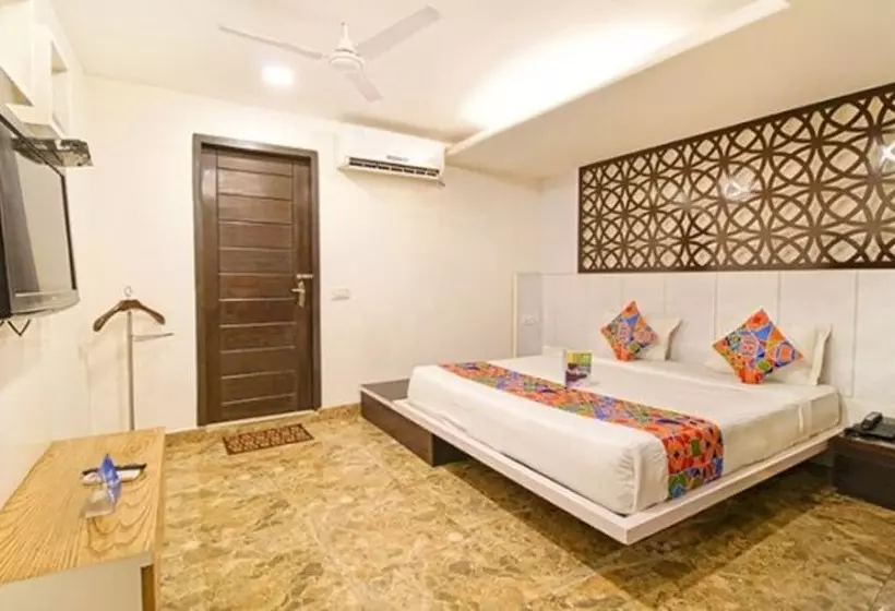 Fabhotel White Klove Paharganj
