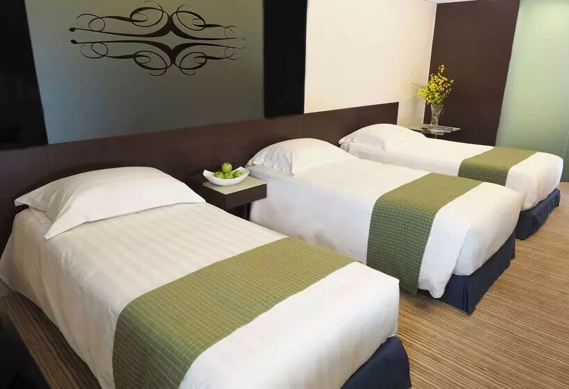 هتل Harbour Plaza 8 Degrees