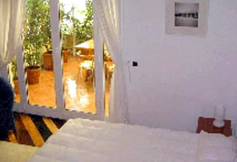 هتل Home Holiday Vatican Museums