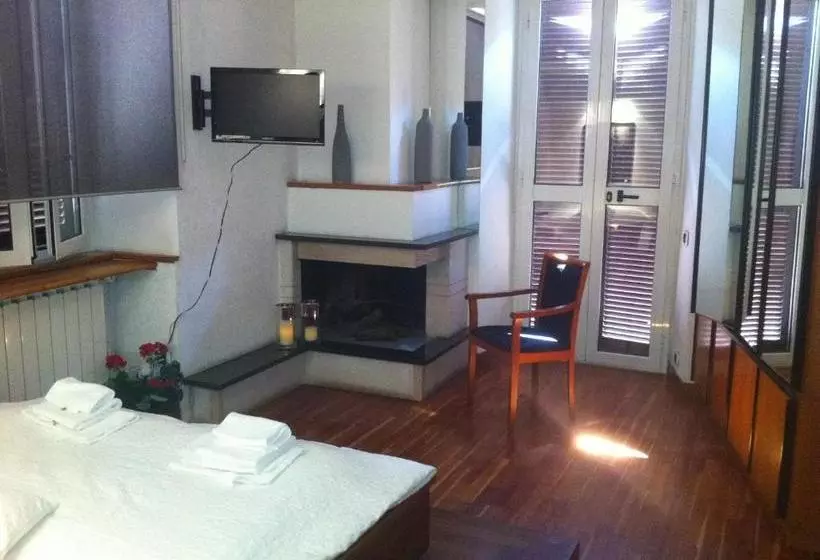 هتل Home Holiday Vatican Museums