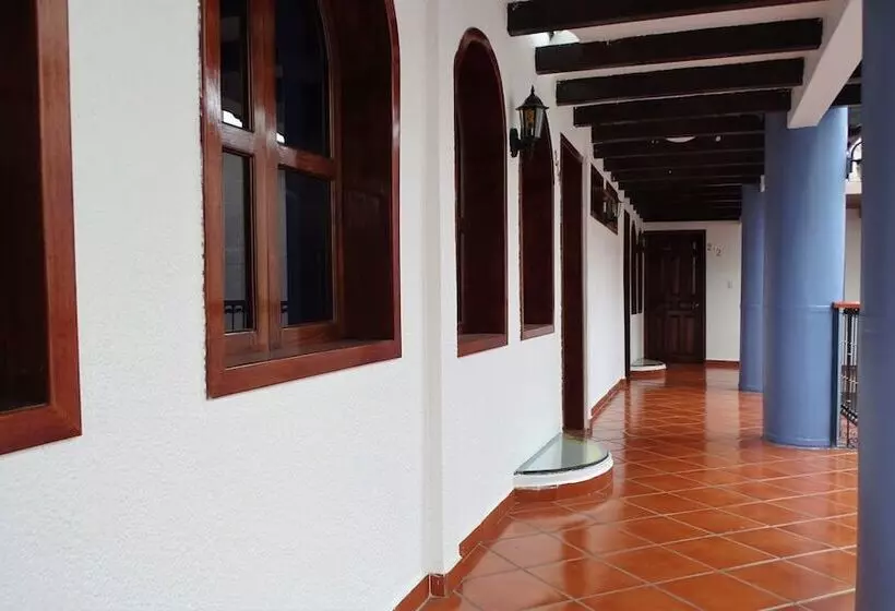 Hotel Jardines Del Carmen