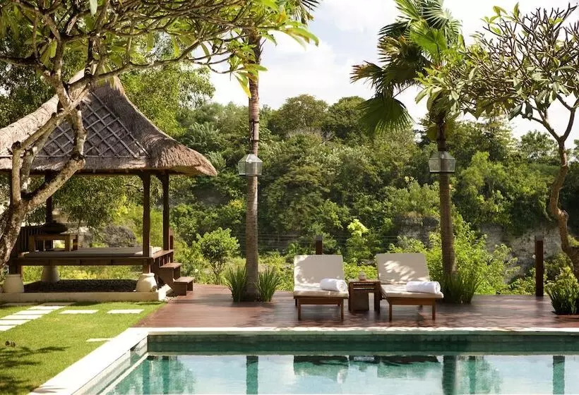 בית מלון כפרי Karma Jimbaran