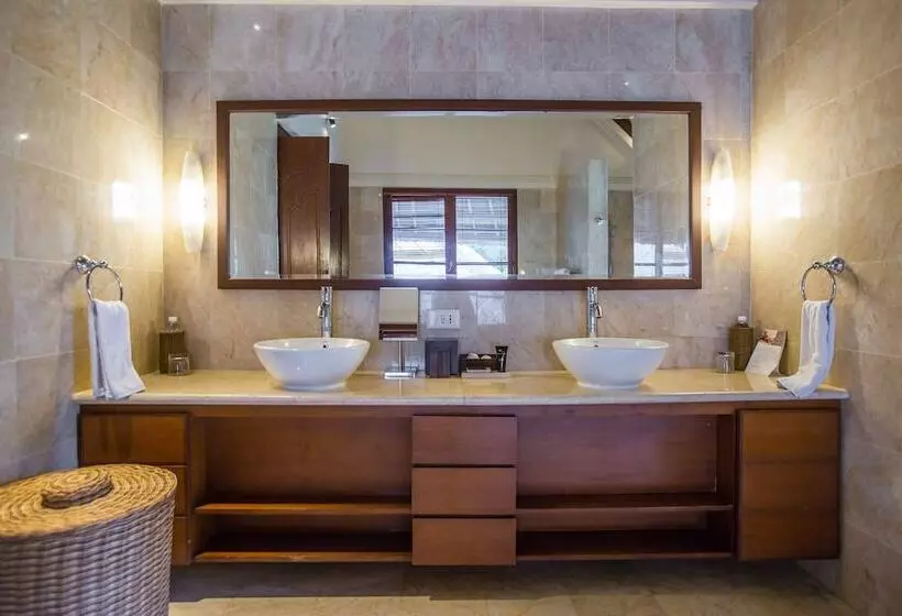 בית מלון כפרי Karma Jimbaran