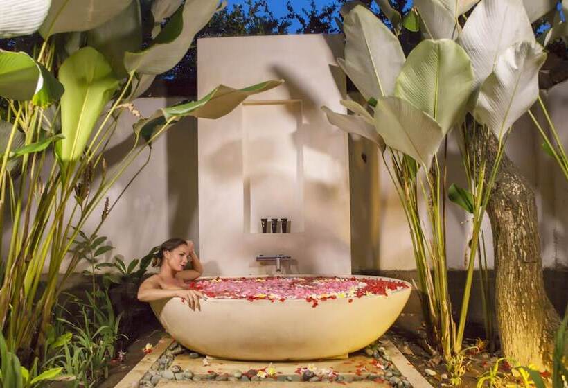 בית מלון כפרי Karma Jimbaran