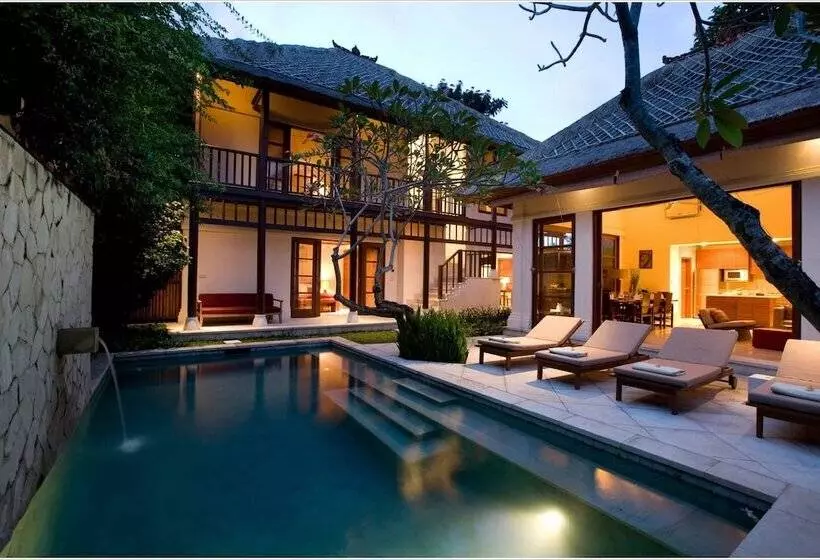 בית מלון כפרי Karma Jimbaran